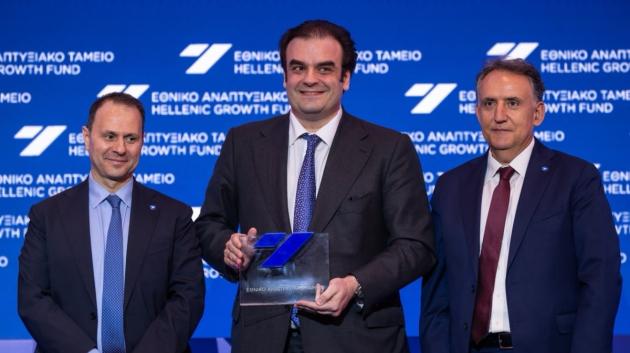 Άτομα της κυβέρνησης σε εκδήλωση για το Υπερταμείο