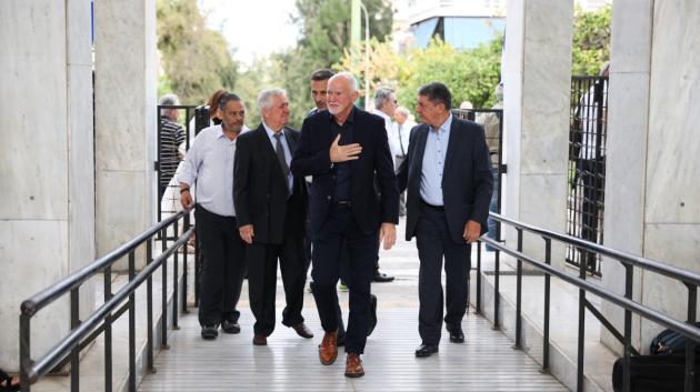 Ο Γιώργος Παπανδρέου στην κηδεία της μητέρας του Μαργαρίτας.