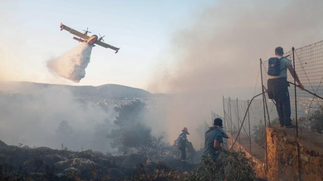 Πυροσβεστικό αεροσκάφος στη Χίο