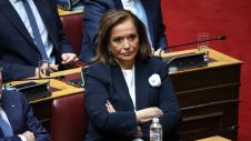 Ντόρα Μπακογιάννη στη Βουλή