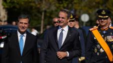 Ο Κυριάκος Μητσοτάκης σε παρέλαση Κυριάκος Μητσοτάκης παρέλαση