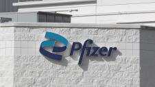 Εξωτερική όψη γραφείων της Pfizer Pfizer-Φαρμακοβιομηχανία