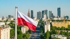 Πολωνική σημαία στη Βαρσοβία