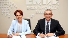 Δύο στελέχη υπογράφουν