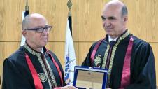Άτομα σε εκδήλωση του Πανεπιστημίου Μακεδονίας