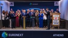 Άτομα της Lamda Development στο Euronext Athens