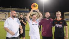 Άτομα σε εκδήλωση της Allwyn