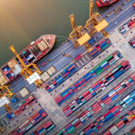 λιμάνι με κοντέινερ