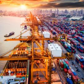 λιμάνι με κοντέινερ