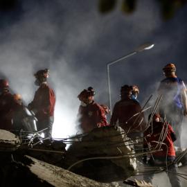 Διασώστες σε ερείπια Τουρκίας