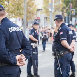 Σέρβοι αστυνομικοί δρόμος