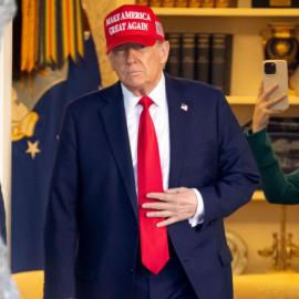 Ντόναλντ Τραμπ στο Οβάλ Γραφείο