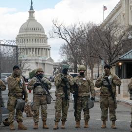 Εθνοφρουρά ΗΠΑ έξω από το Καπιτώλιο Εθνοφρουροί στην Ουάσινγκτον