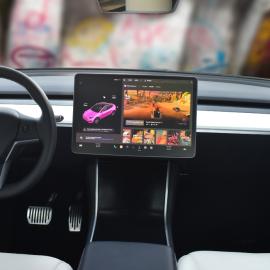 Εσωτερικό Tesla αυτοκινήτου
