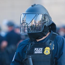 Αστυνομικός Αμερικής εξοπλισμένος