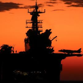 uss tripoli με πεζοναύτες