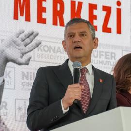 Οζγκιούρ Οζέλ ομιλία