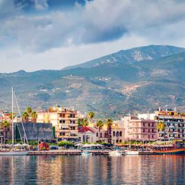 Λιμάνι Καλαμάτας και βουνά Λιμάνι Καλαμάτας με βουνά