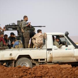 Σύριοι στρατιώτες όχημα