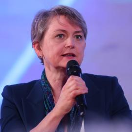 Γιβέτ Κούπερ ομιλία